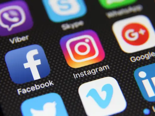 VOX ETF Review: Is This Communication Services Fund Right For You?